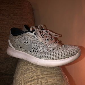 Nike Free Run's Light Grey